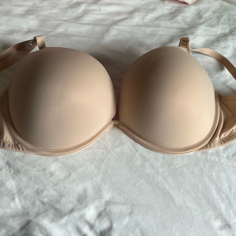NWT Victoria’s Secret Nude Push-up Bra 36DD
